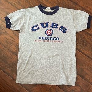 Cubs grey t shirts l